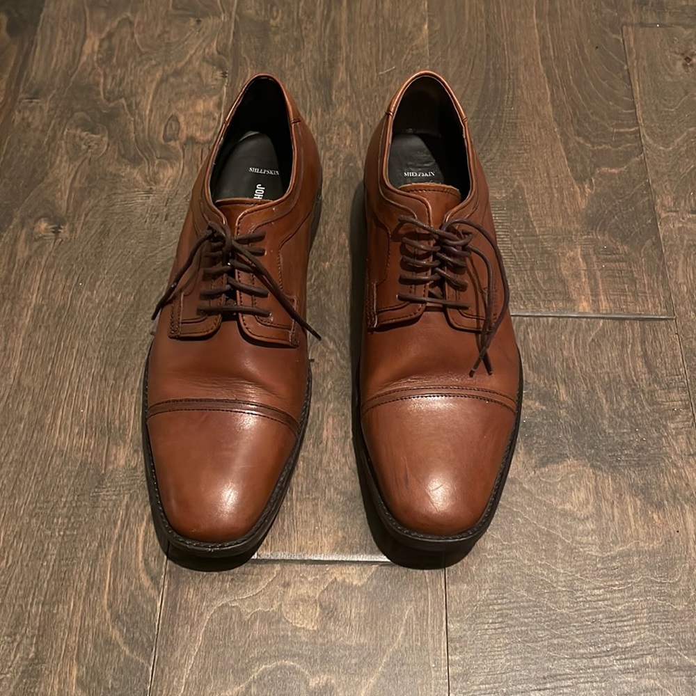 Johnston and Murphy Men’s Dress Shoes Size 11.5 US